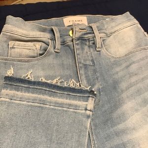 Light color high rise jeans size 25 stretch material very nice pair of jeans